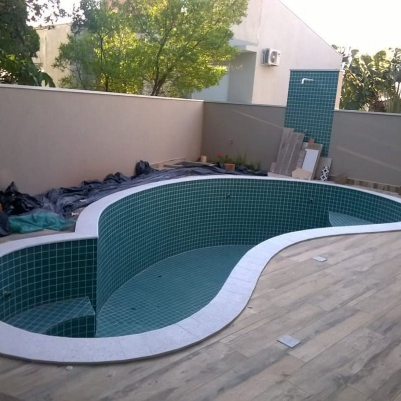 Borda atérmica Corte em V 14x16x25cm para piscina em curva